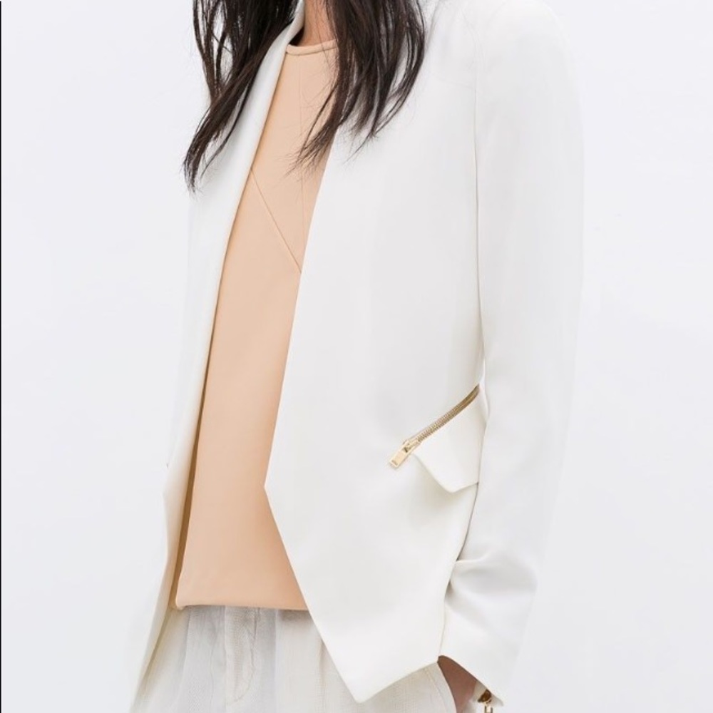 Zara off-white blazer with gold zippers.